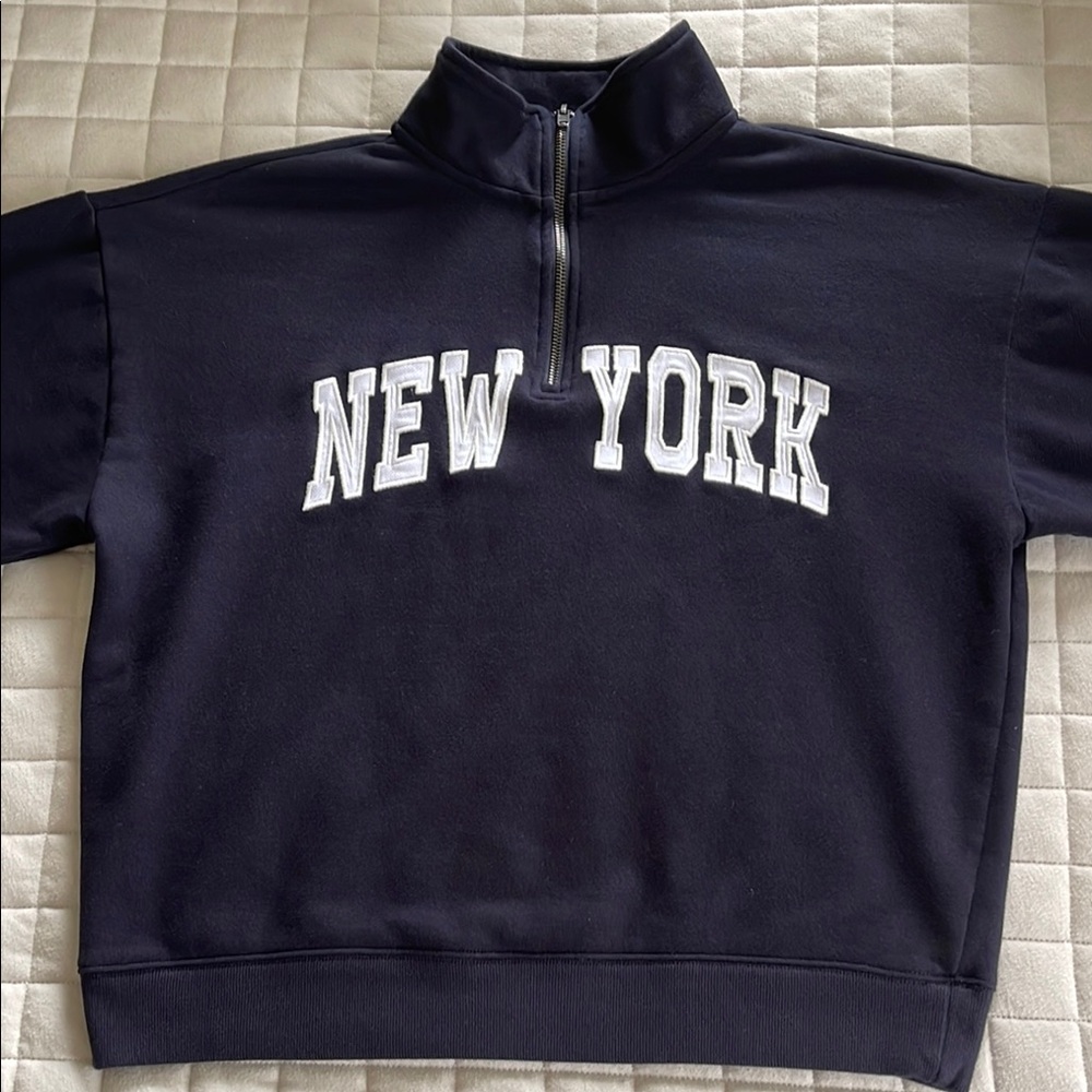 New York woman’s Black zip neck sweatshirt from  Aeropostale - size S